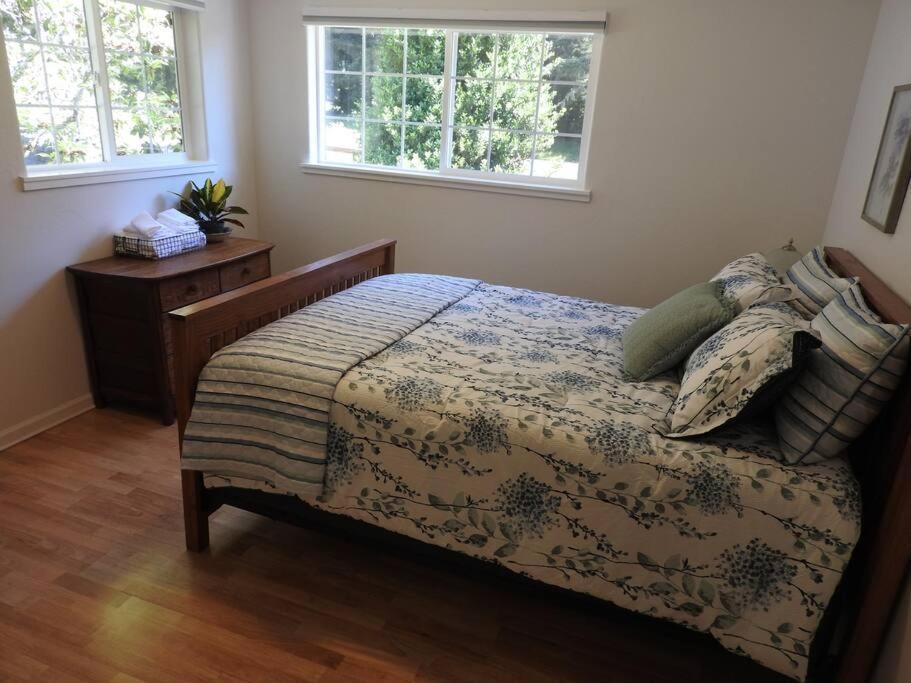 Coastal Charm: Sw Oregon Home On 2+ Quiet Acres Carpenterville Esterno foto