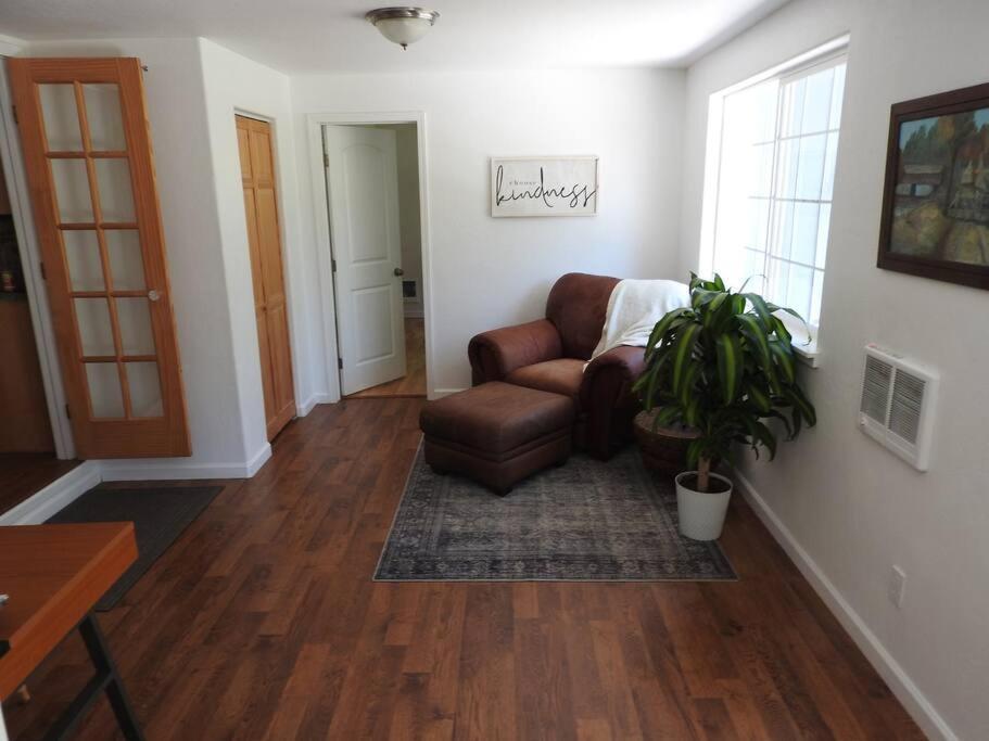 Coastal Charm: Sw Oregon Home On 2+ Quiet Acres Carpenterville Esterno foto